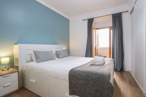 5 Schlafzimmer, Bügeleisen/Bügelbrett, kostenloses WLAN, Bettwäsche