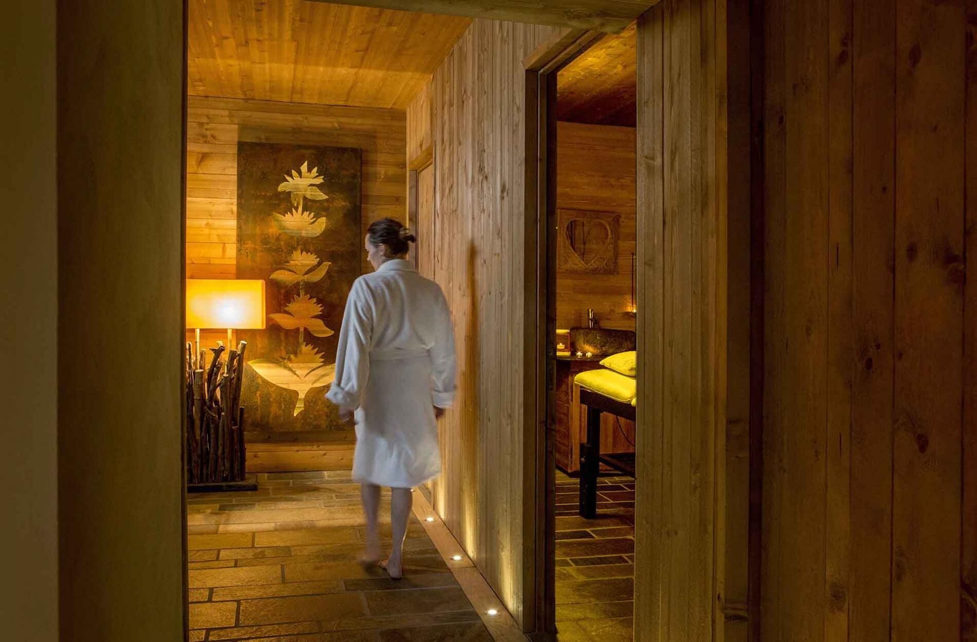 Sauna, steam room, hot stone massages