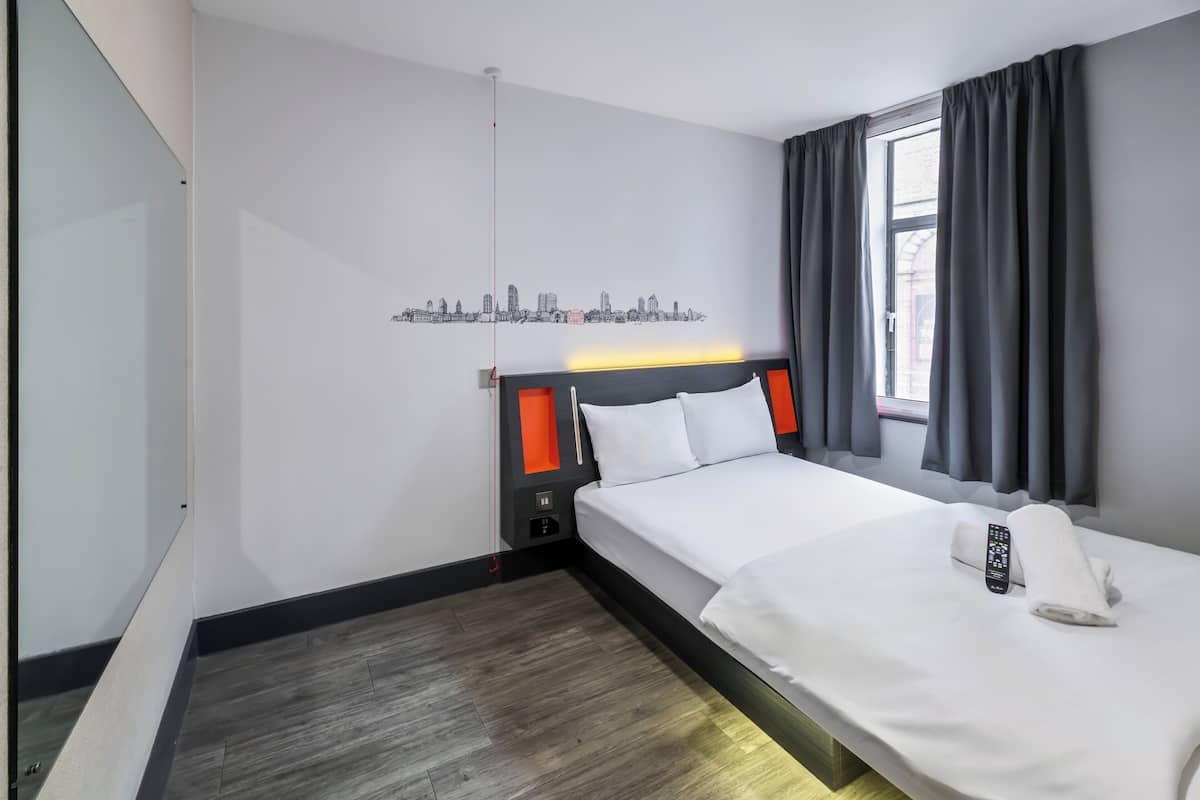 Accessible Double Room with Window