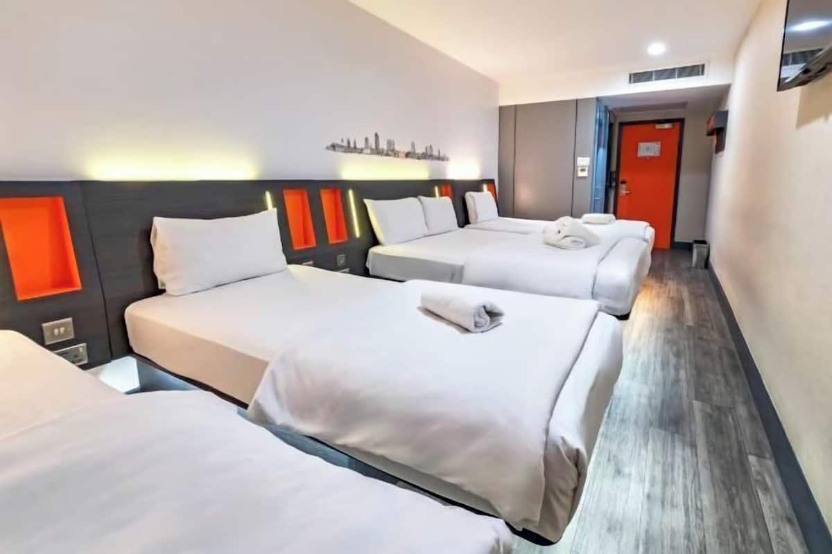 Iron/ironing board, free WiFi, bed sheets