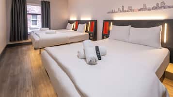 Family Quad Room With Window | 熨斗/熨板、免费 WiFi、床单