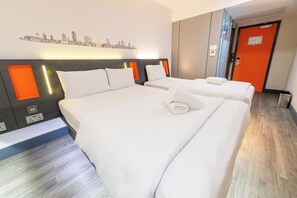Familierom | Memory foam-senger, lydisolert, strykejern/-brett og wi-fi (inkludert)