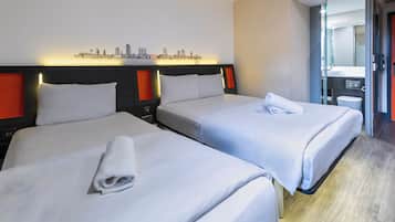 Family Triple Room (With Window) | Laptop workspace, soundproofing, iron/ironing board, free WiFi