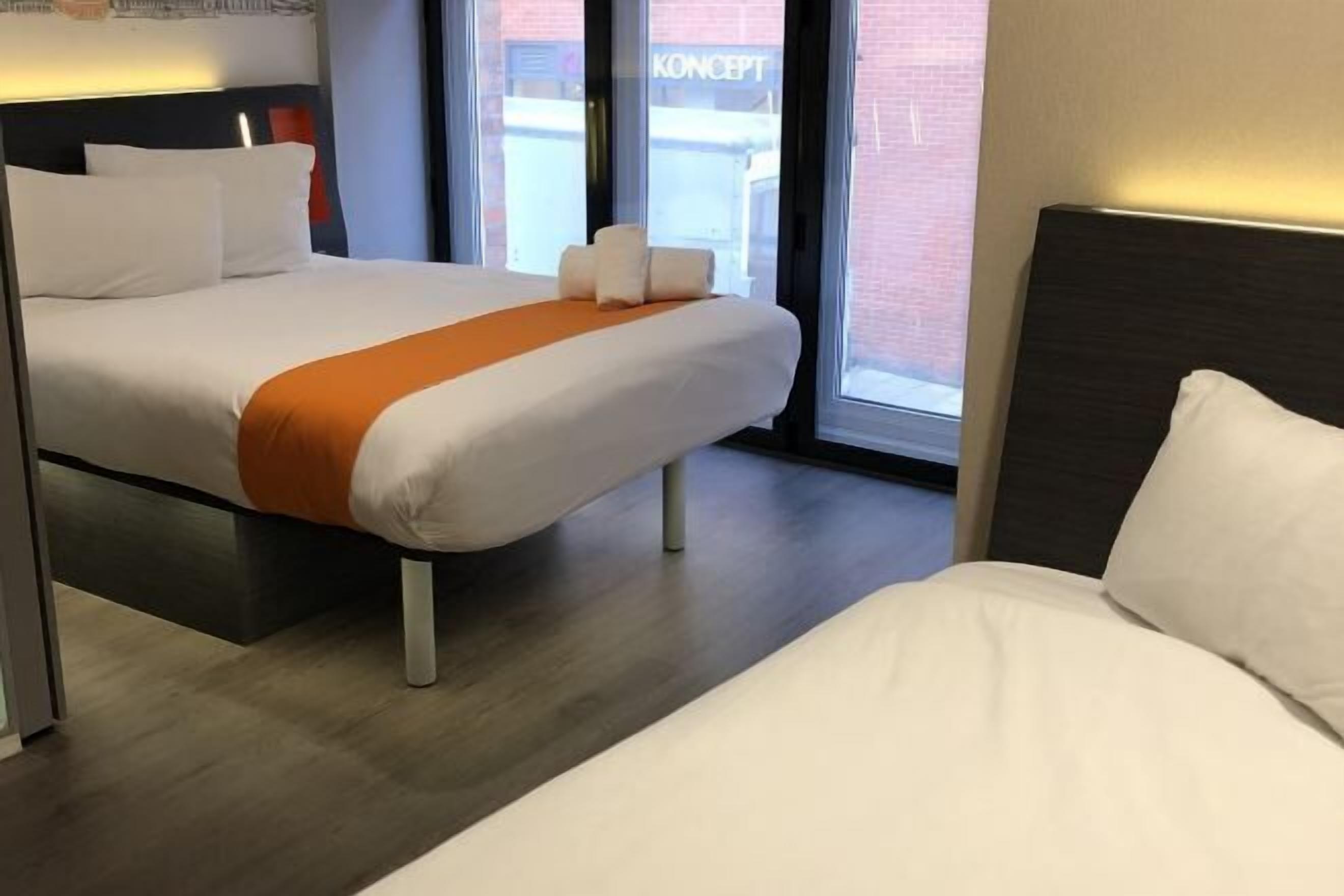 Soundproofing, iron/ironing board, WiFi, bed sheets