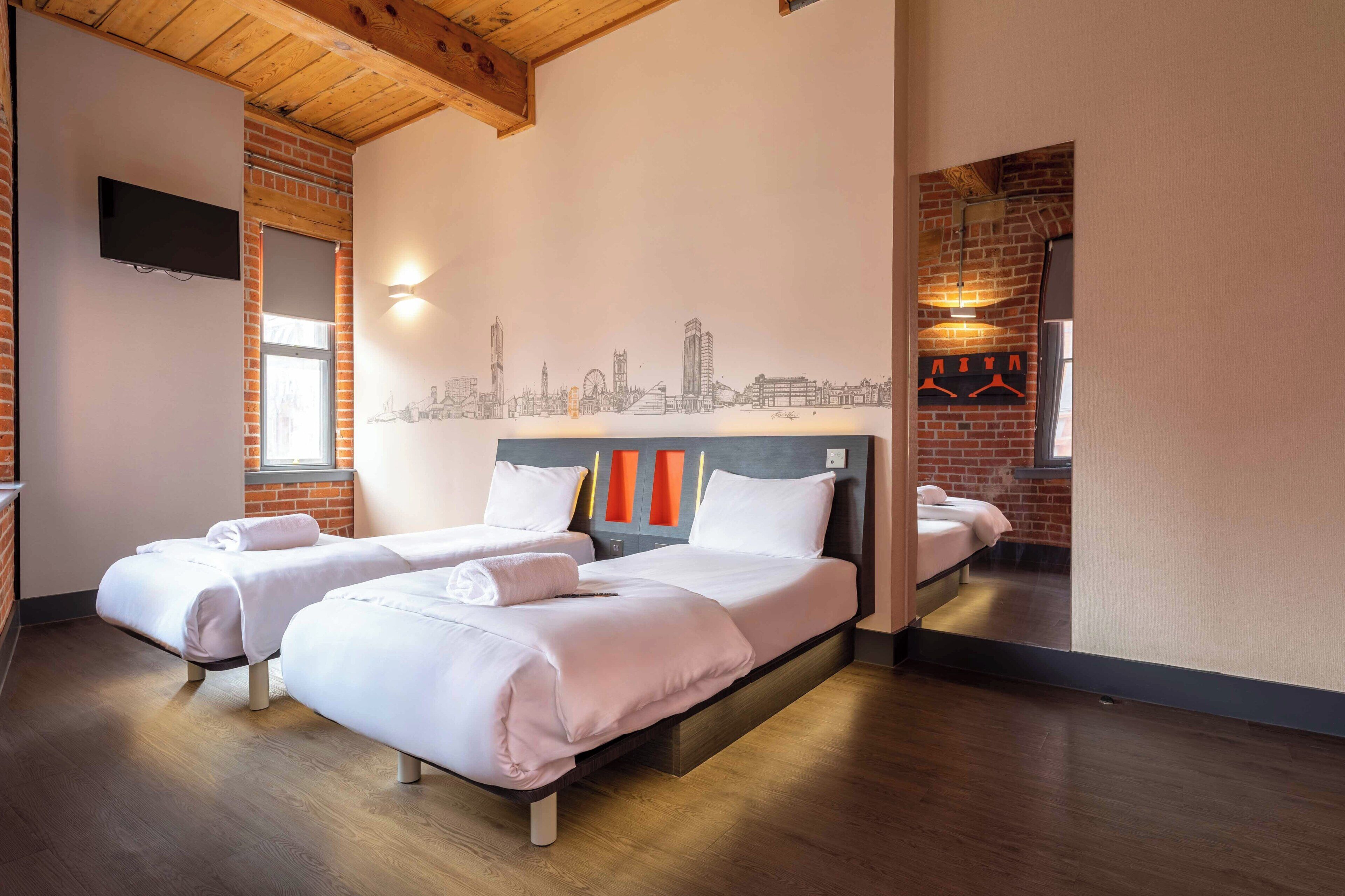 Standard-Zweibettzimmer, 2 Einzelbetten, barrierefrei | Betten mit Memory-Foam-Matratzen, schallisolierte Zimmer