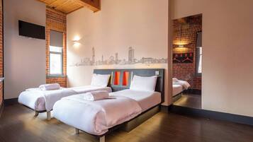 Standard-Zweibettzimmer, 2 Einzelbetten, barrierefrei | Betten mit Memory-Foam-Matratzen, schallisolierte Zimmer