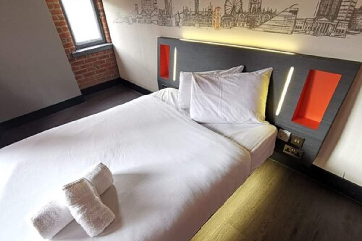 Doppia Standard, 1 letto matrimoniale, accessibile ai disabili | Ferro/asse da stiro, Wi-Fi gratuito, lenzuola