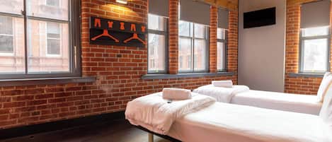Standard Twin Room, 2 Twin Beds, Accessible | Memory foam beds, soundproofing, iron/ironing board, free WiFi