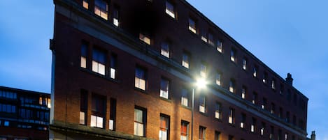 Façade de lâhĂ©bergement - soirĂ©e/nuit