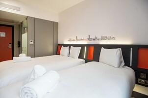 Standard Triple Room, No Windows | Kalis bunyi, Wi-fi percuma, cadar katil 