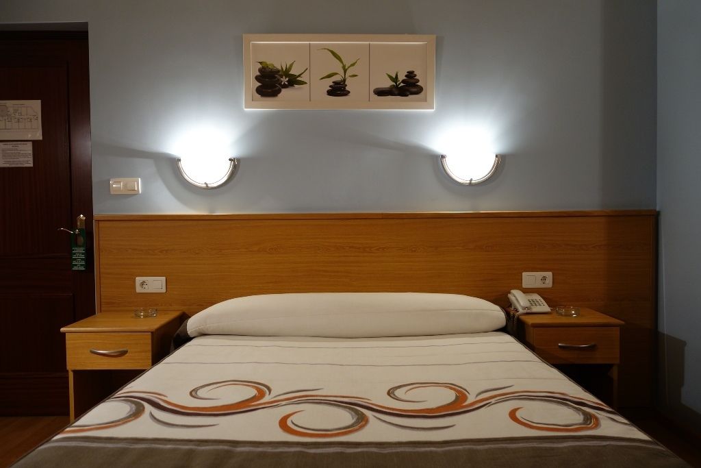 Habitación doble superior | Escritorio, cortinas blackout, camas extra y wifi gratis 