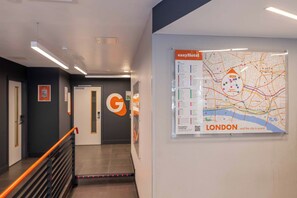 Reception - easyHotel London City Shoreditch (London)