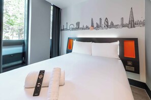 Standard Double Room, 1 Double Bed | Soundproofing, iron/ironing board, free WiFi, bed sheets