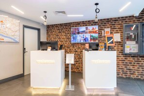 Reception - easyHotel London City Shoreditch (London)