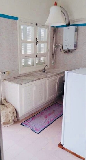 المنطقة المحيطة بالمنشأة