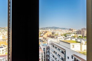 Superior Double Room, 1 Double Bed | Memory foam beds, blackout drapes, soundproofing, iron/ironing board - easyHotel Barcelona Fira (L'Hospitalet de Llobregat)