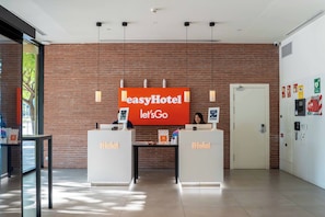 Interior - easyHotel Barcelona Fira (L'Hospitalet de Llobregat)