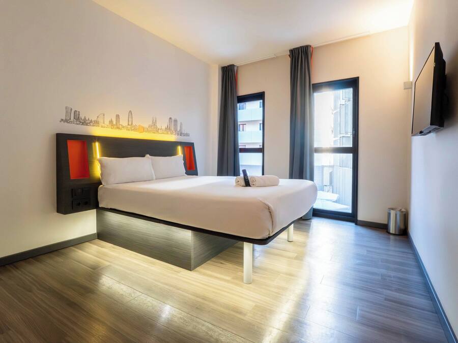 Standard Double Room, 1 Double Bed | Memory foam beds, blackout drapes, soundproofing, iron/ironing board