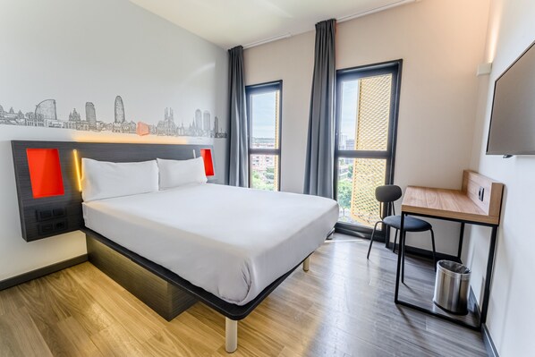 Superior Double Room, 1 Double Bed | Blackout drapes, iron/ironing board, WiFi, bed sheets