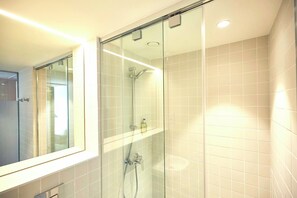 Standard Double Room, 1 Katil Kelamin (Double) | Bilik Mandi | Pancuran mandi, kelengkapan dandanan diri percuma, pengering rambut 