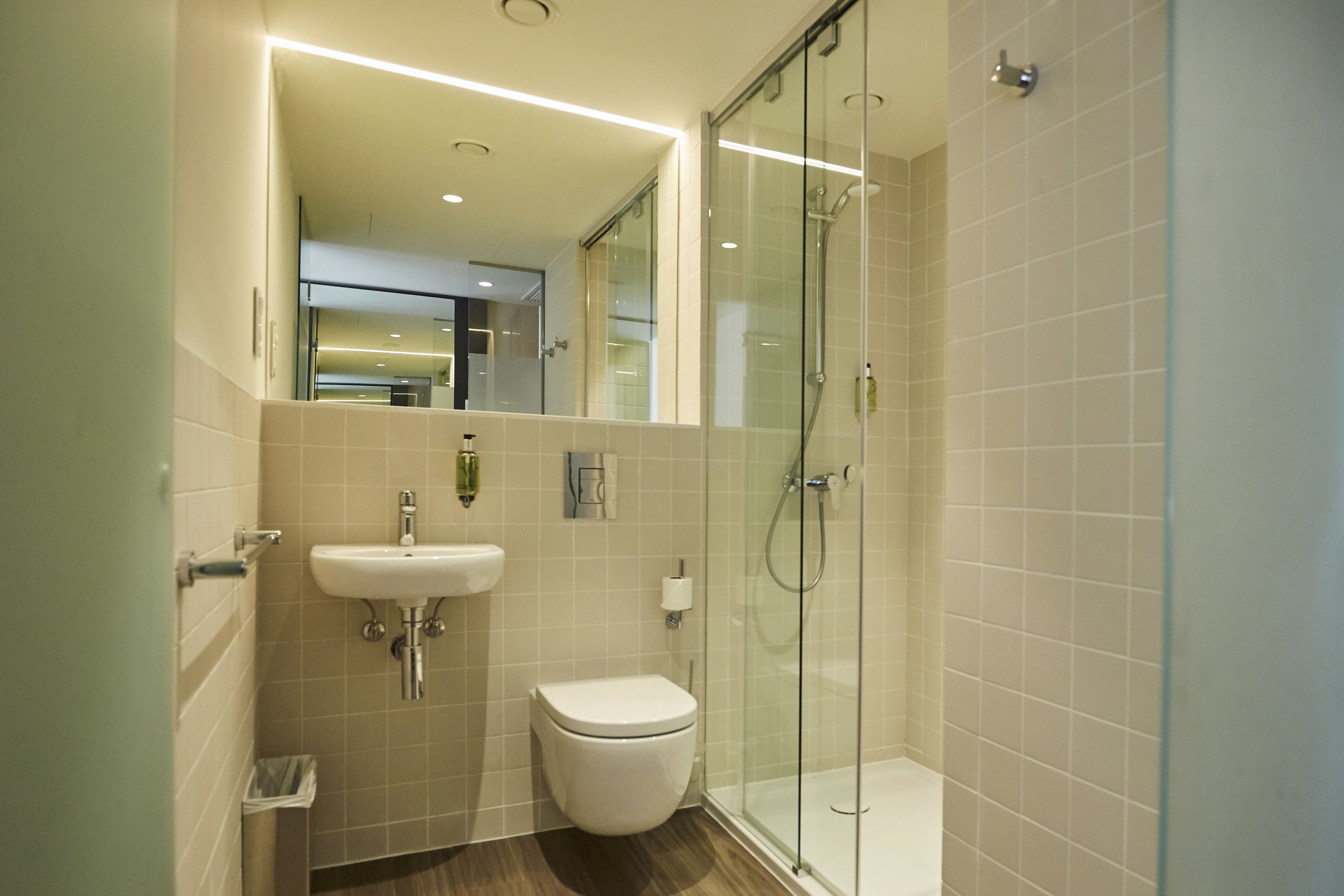 shower, free toiletries, towels