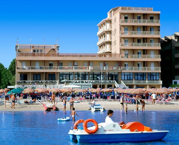 Beach - Hotel Astoria Pesaro (Pesaro)