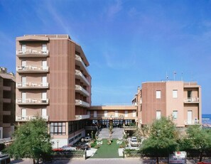 Front of property - Hotel Astoria Pesaro (Pesaro)