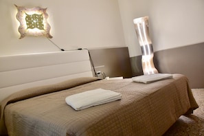 Minibar, coffres-forts dans les chambres, bureau, chambres insonorisées