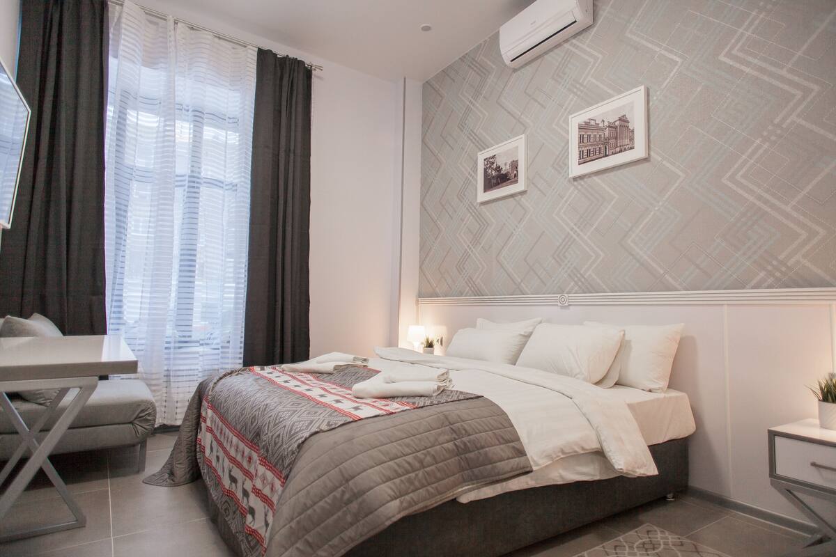 Comfort-Doppelzimmer, 1 Queen-Bett | Hochwertige Bettwaren, Schreibtisch, Verdunkelungsvorhänge