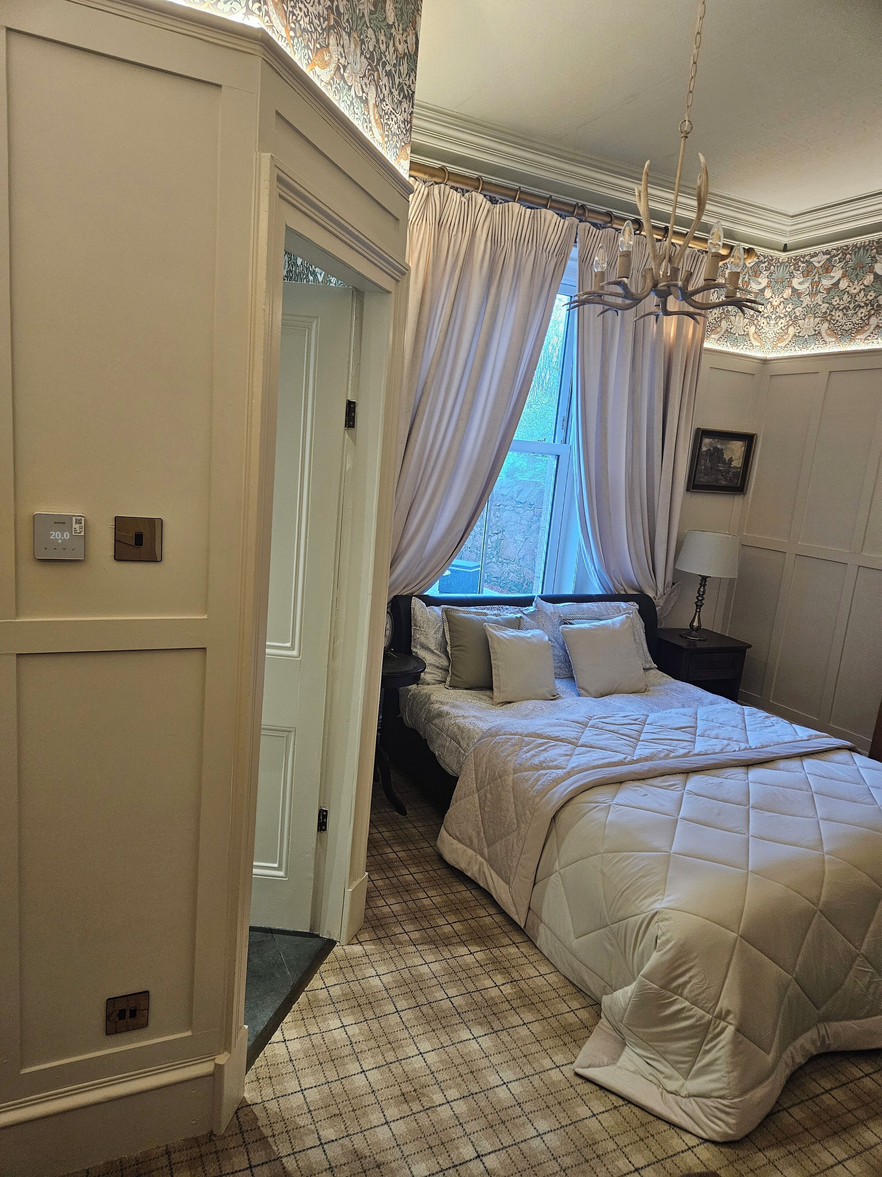 Chambre Double Deluxe | Literie de qualité supérieure, bureau