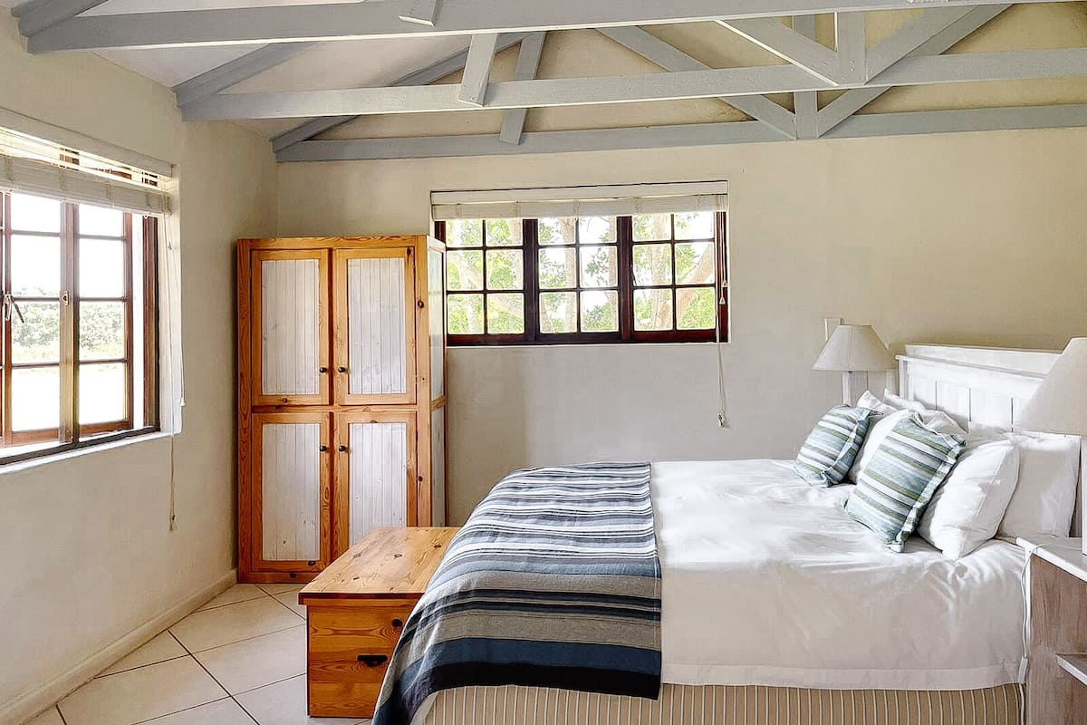 Suite Deluxe, 1 cama King size | 1 habitación, ropa de cama de alta calidad y decoración personalizada