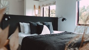 Deluxe Suite, 1 King Bed | Premium bedding, blackout drapes, individually decorated - Stanley Island (Plettenberg Bay)