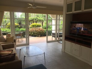 3 Bedrooms Villa | Interior - Baan Dhewaran Beachfront Villa (Sattahip)