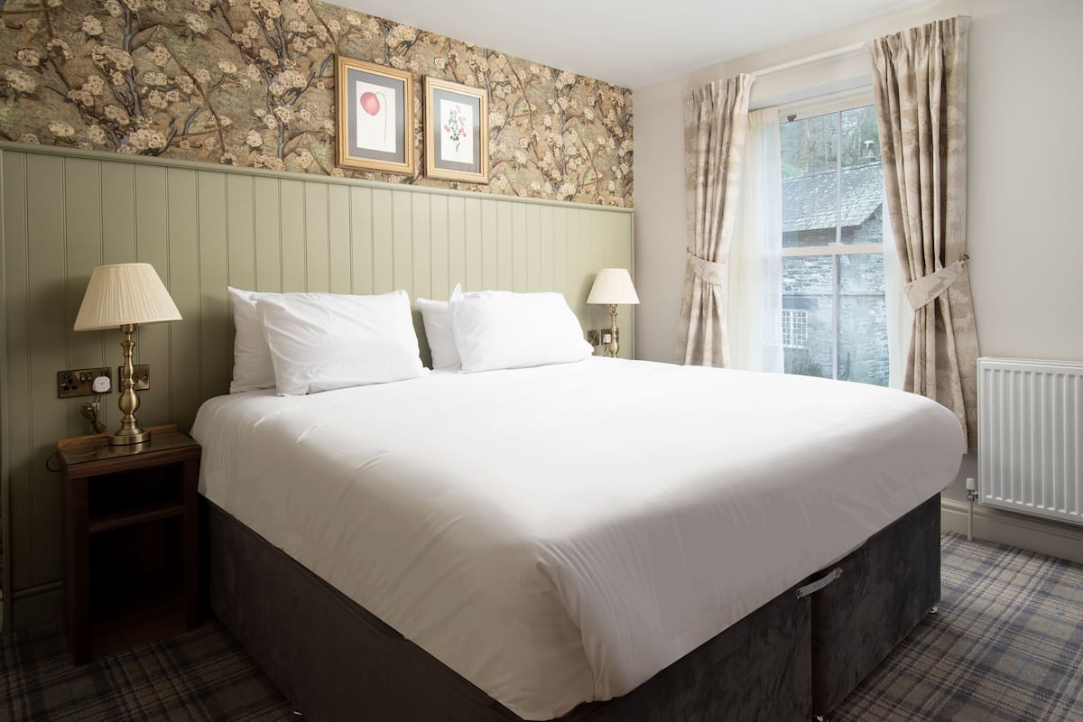 classic double or twin room with sofa bed | in-room safe, free wifi, bed sheets