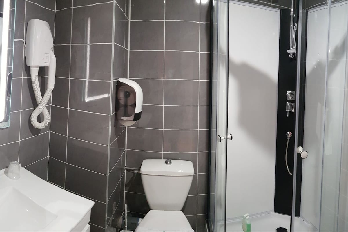 double room | bathroom | shower, hair dryer, towels