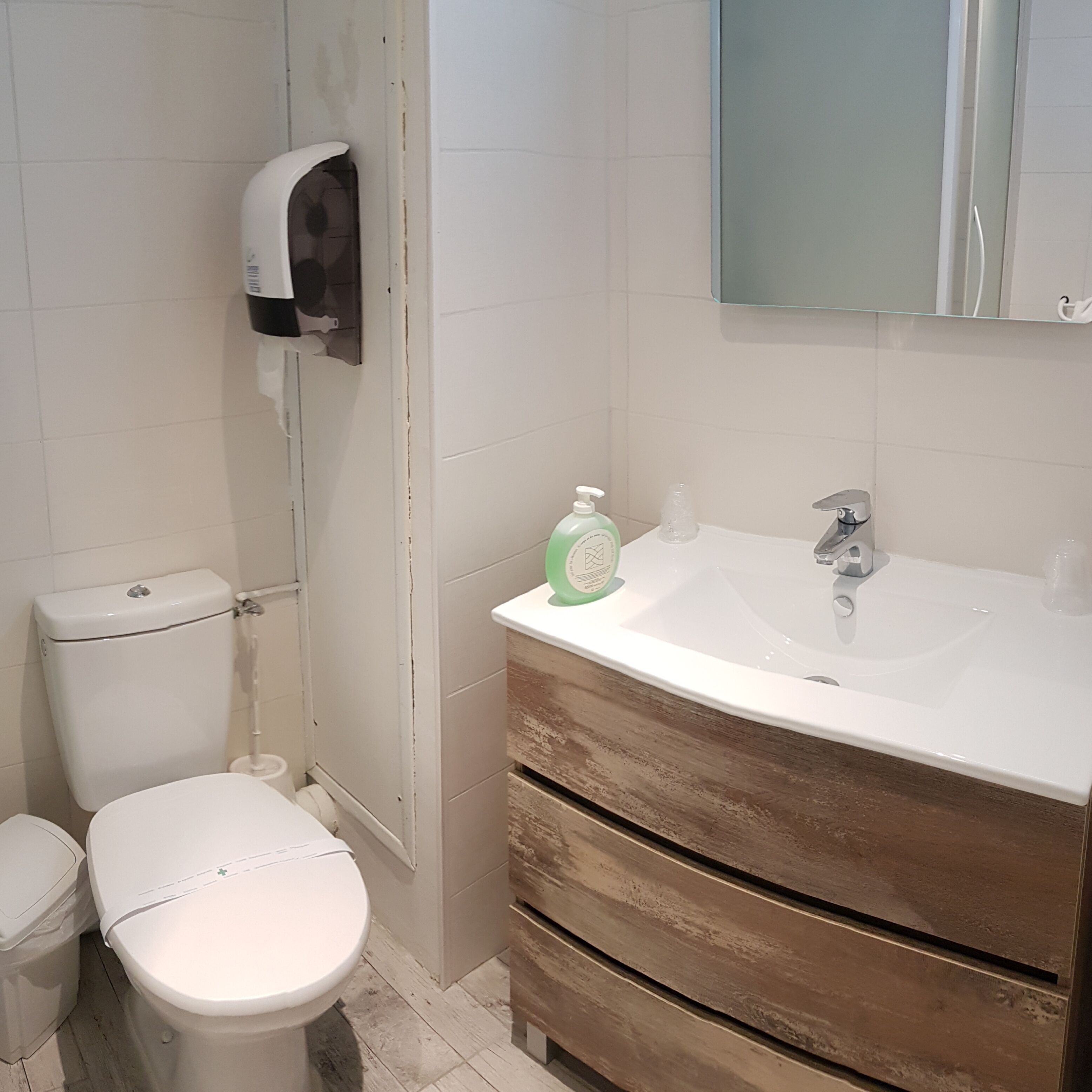 double room | bathroom | shower, hair dryer, towels