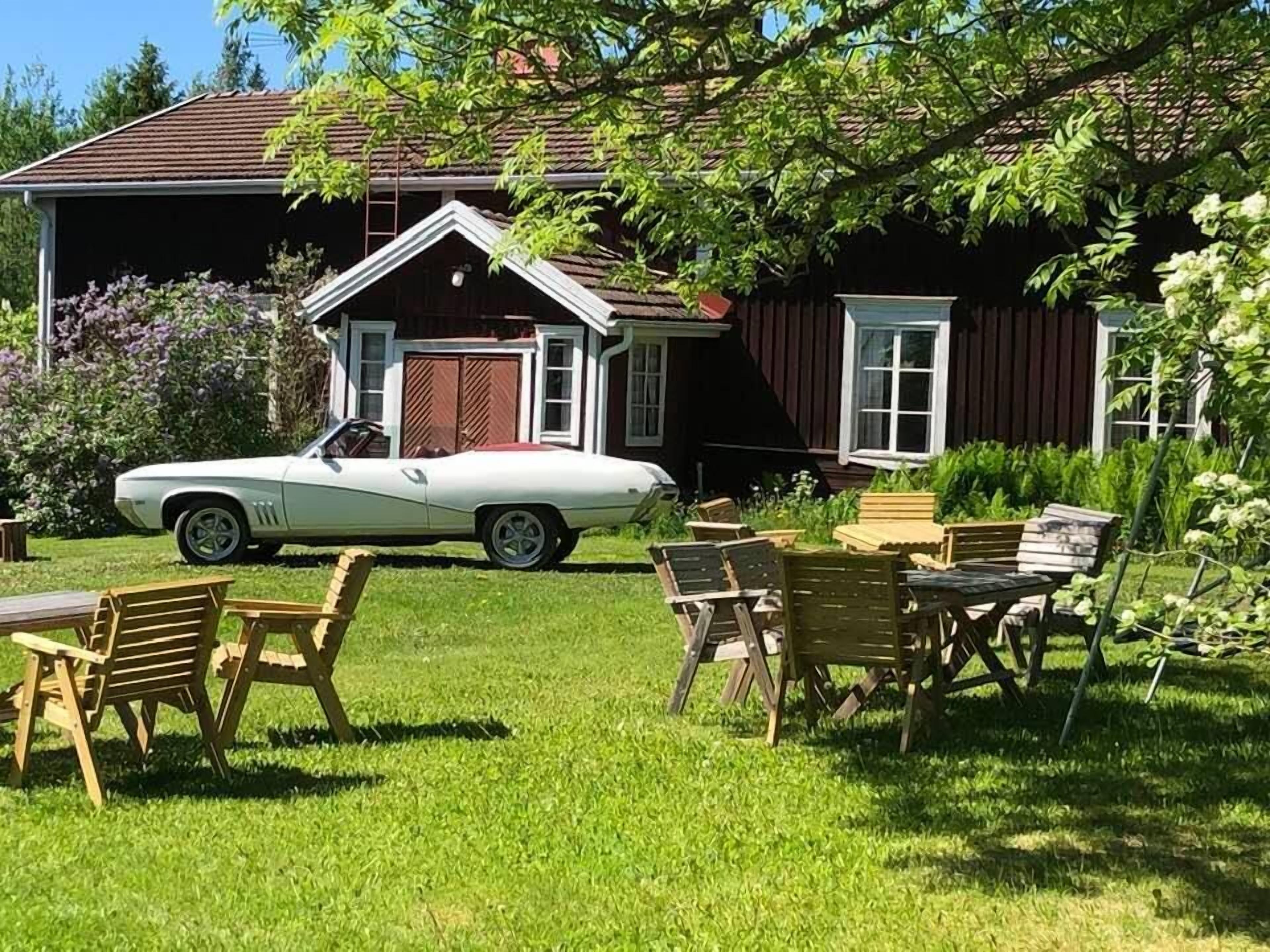 Vista frontal de la propiedad