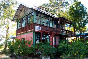 Front of property - Phu Mi Lum Nao House (San Kamphaeng)