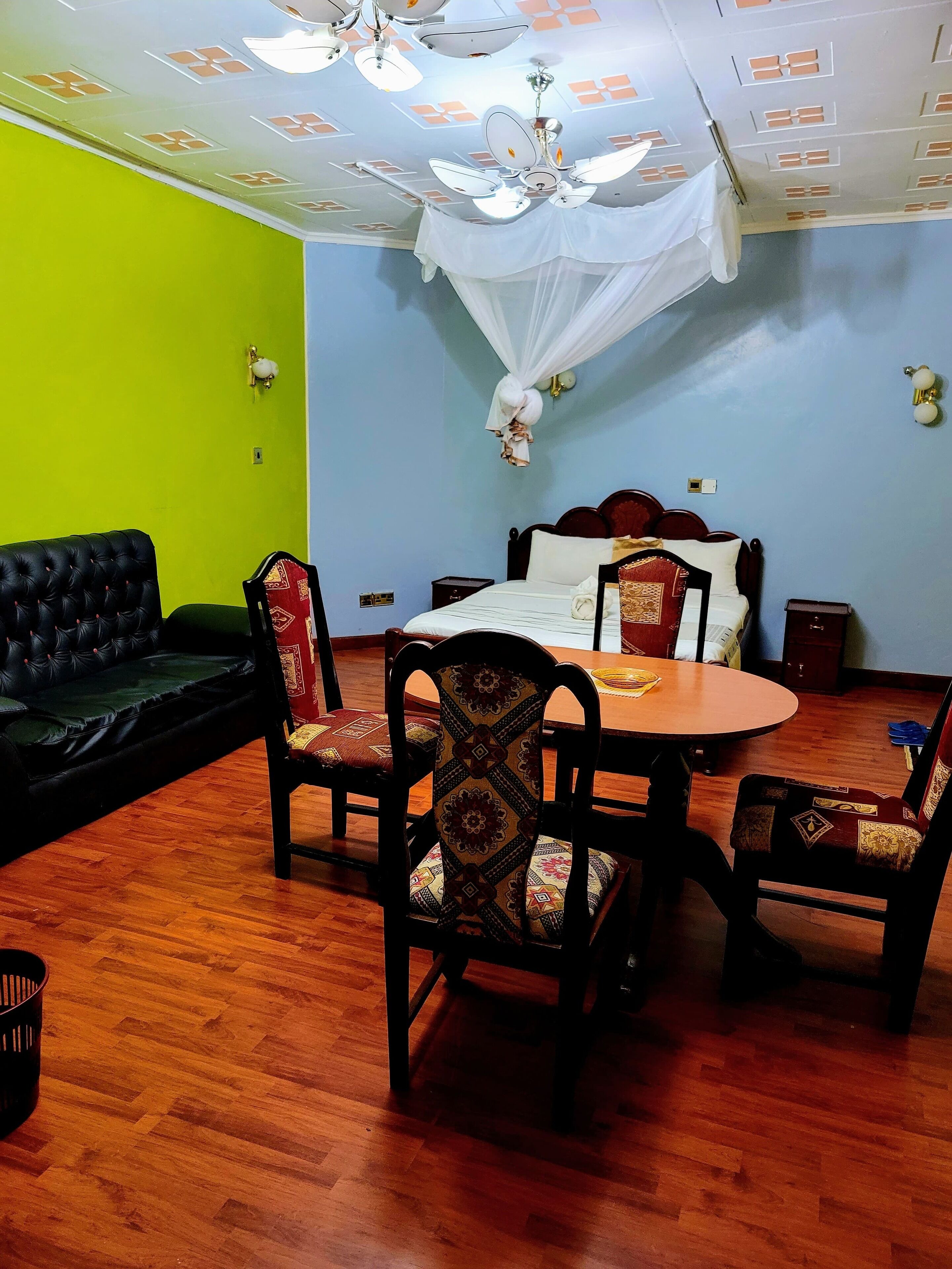 家庭套房 | 客廳 | 平面電視