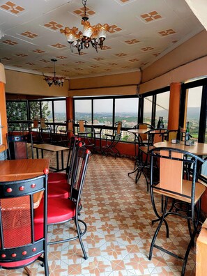 Lunch and dinner served, African cuisine - Apex Resort (Nakuru)