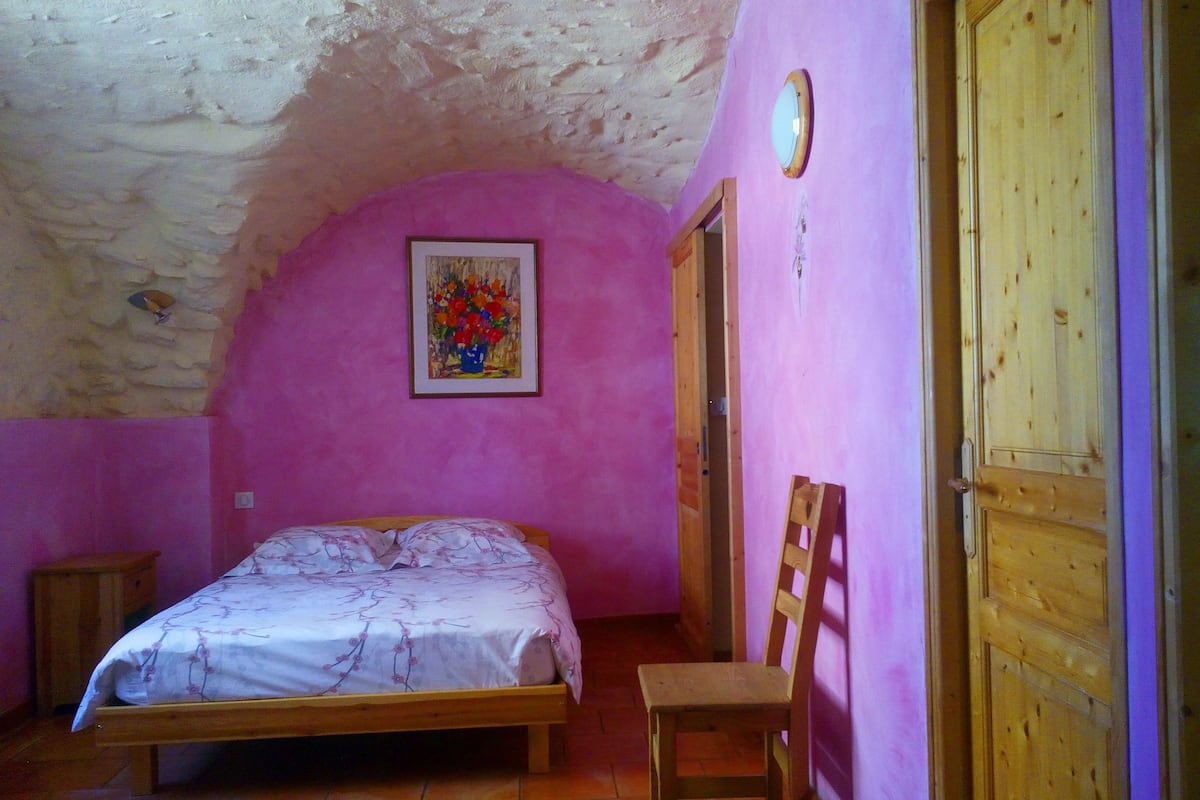 Triple Room (Ophrys) | Individually decorated, individually furnished, desk, blackout drapes