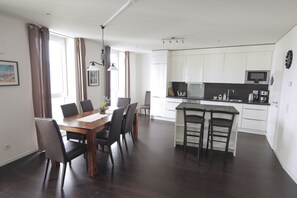 Comfort Apartment, 2 Bedrooms, Balcony | In-room dining - Holiday at Alexanderplatz Apartments (Berlin)