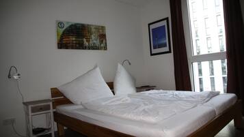 1 dormitorio, ropa de cama de alta calidad, escritorio