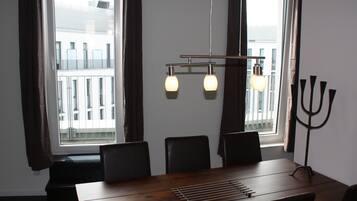 Comfort Penthouse, 2 Bedrooms, Terrace | In-room dining