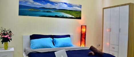 Doppia Superior, 1 camera da letto, bagno in camera | Una scrivania, tende oscuranti, insonorizzazione, ferro/asse da stiro