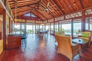 Comfort-talo, 3 makuuhuonetta, tupakointi kielletty | Oleskelualue | Taulutelevisio, DVD-soitin