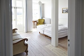 Deluxe-Doppelzimmer, eigenes Bad, Annex (200 Meter vom Hotel entfernt) | Schreibtisch, Bügeleisen/Bügelbrett, kostenloses WLAN, Bettwäsche