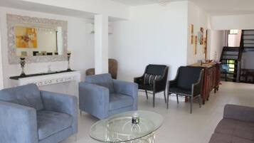 豪華別墅, 4 間臥室 | 起居區 | LCD 液晶電視