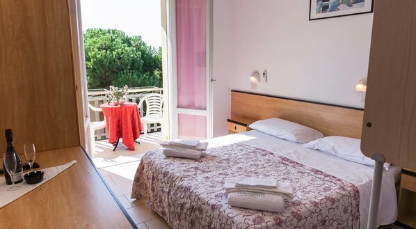Double Room, Balcony | Desk, free cribs/infant beds, free WiFi - Hotel Levante (Cervia)