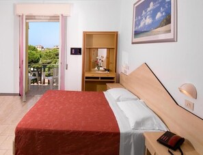 Desk, free cribs/infant beds, free WiFi - Hotel Levante (Cervia)